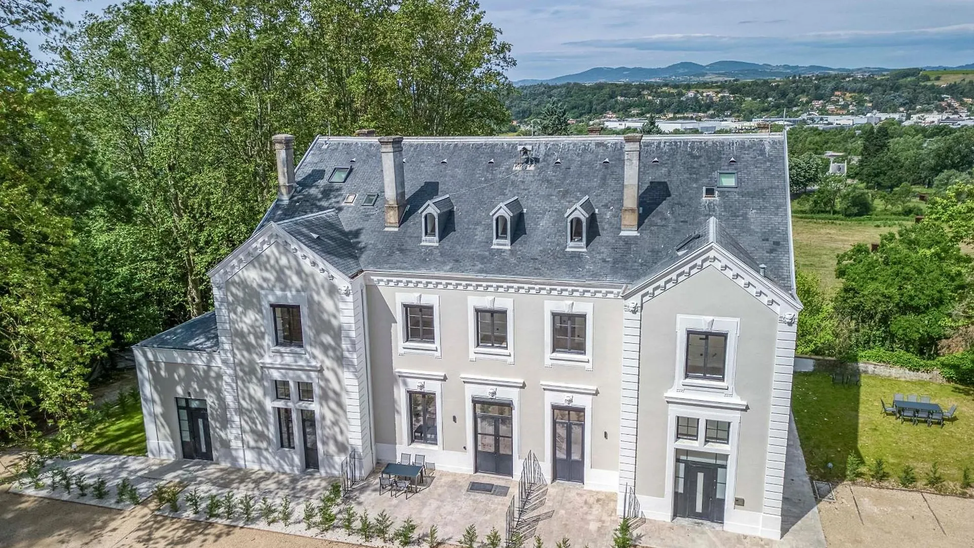 1 - Grand Appartement Spacieux Dans Un Chateau Du 17Eme Siecle, A 15Min De Lyon Vourles France