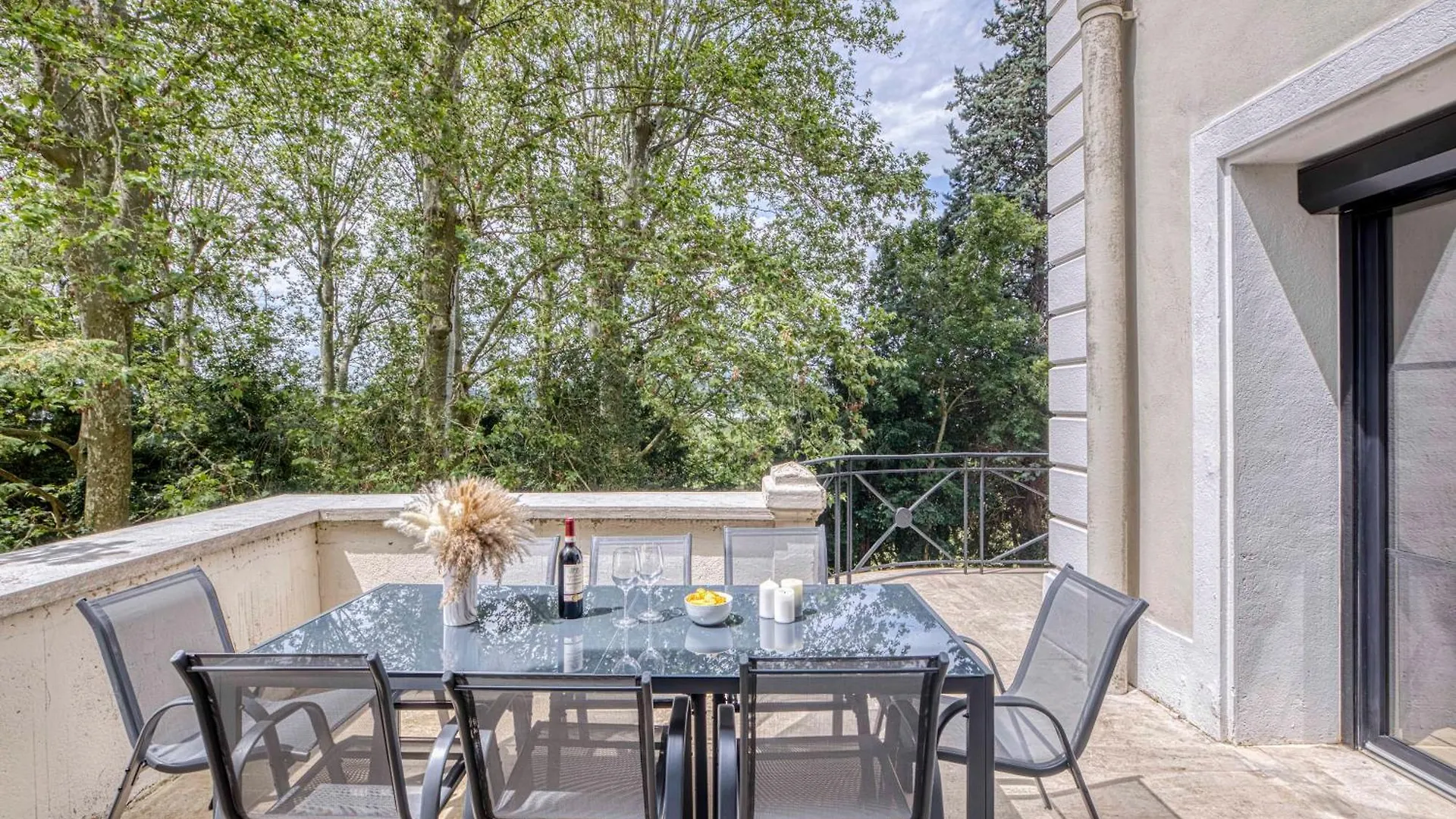 1 - Grand Appartement Spacieux Dans Un Chateau Du 17Eme Siecle, A 15Min De Lyon Vourles France