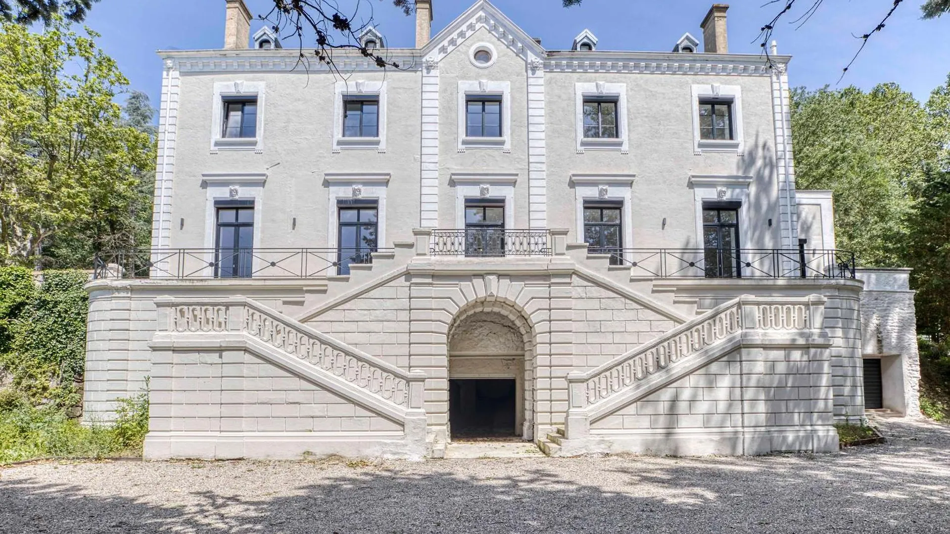 1 - Grand Appartement Spacieux Dans Un Chateau Du 17Eme Siecle, A 15Min De Lyon Vourles