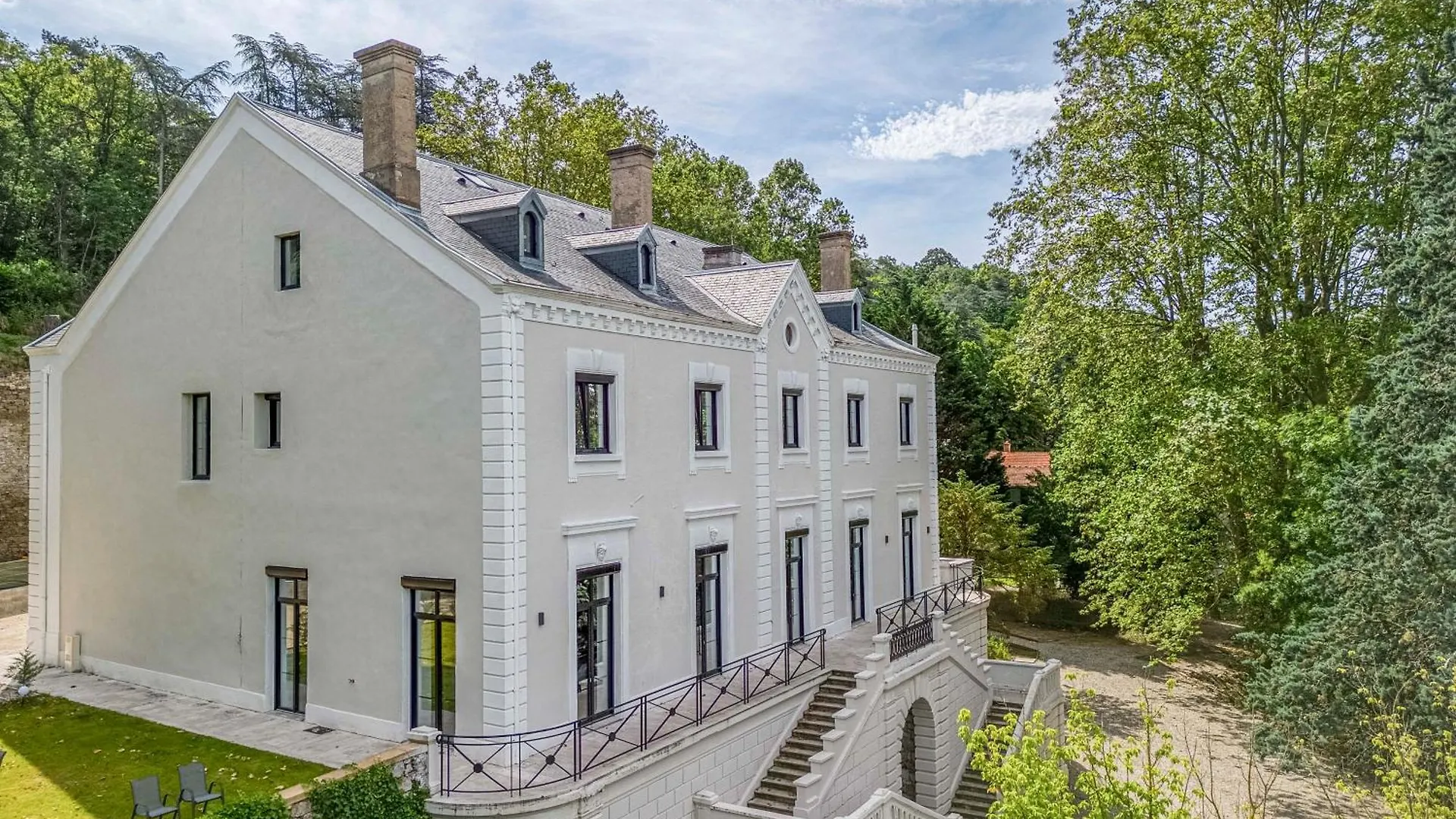 1 - Grand Appartement Spacieux Dans Un Chateau Du 17Eme Siecle, A 15Min De Lyon Vourles Apartment