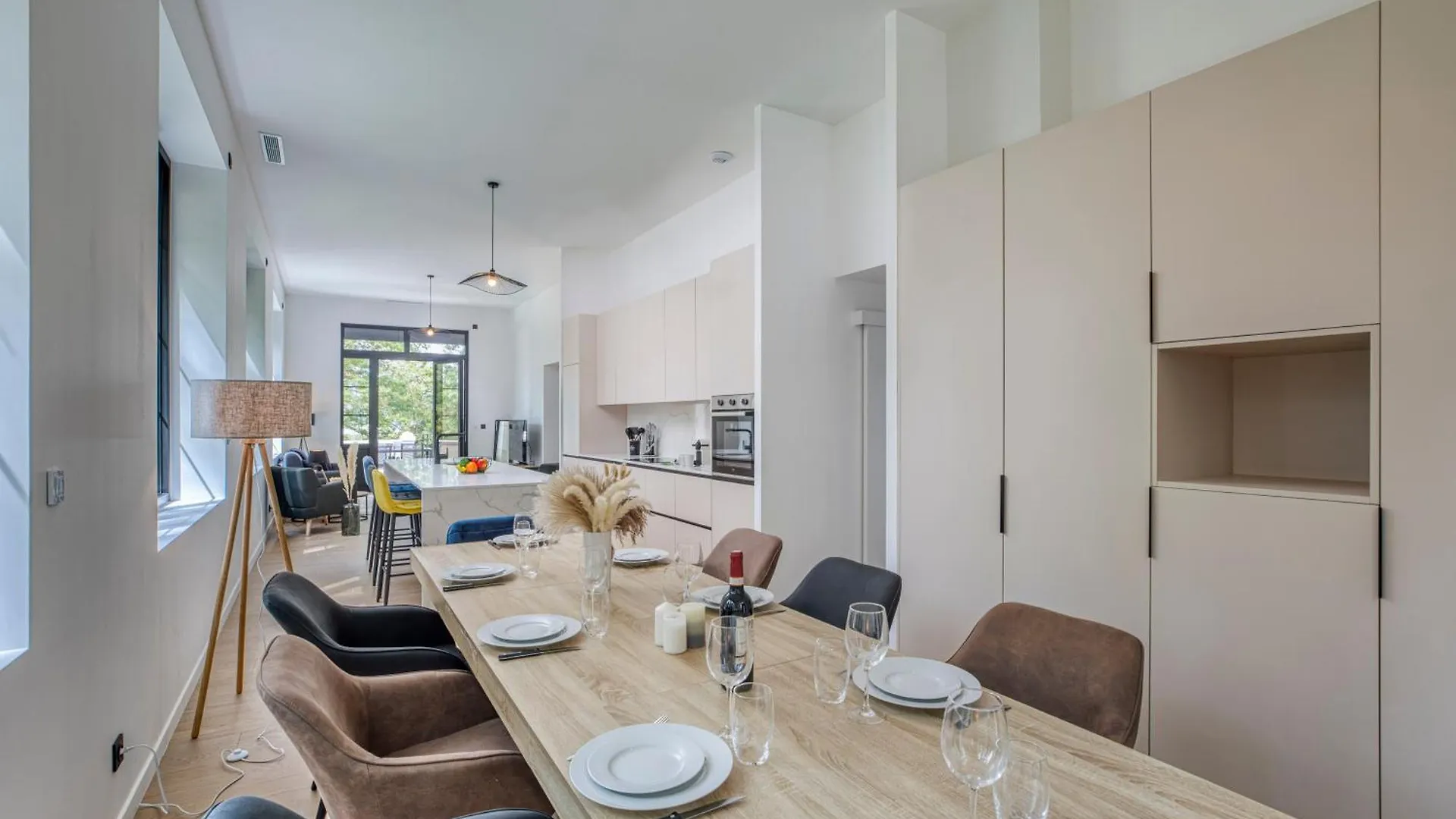 1 - Grand Appartement Spacieux Dans Un Chateau Du 17Eme Siecle, A 15Min De Lyon Vourles Apartment