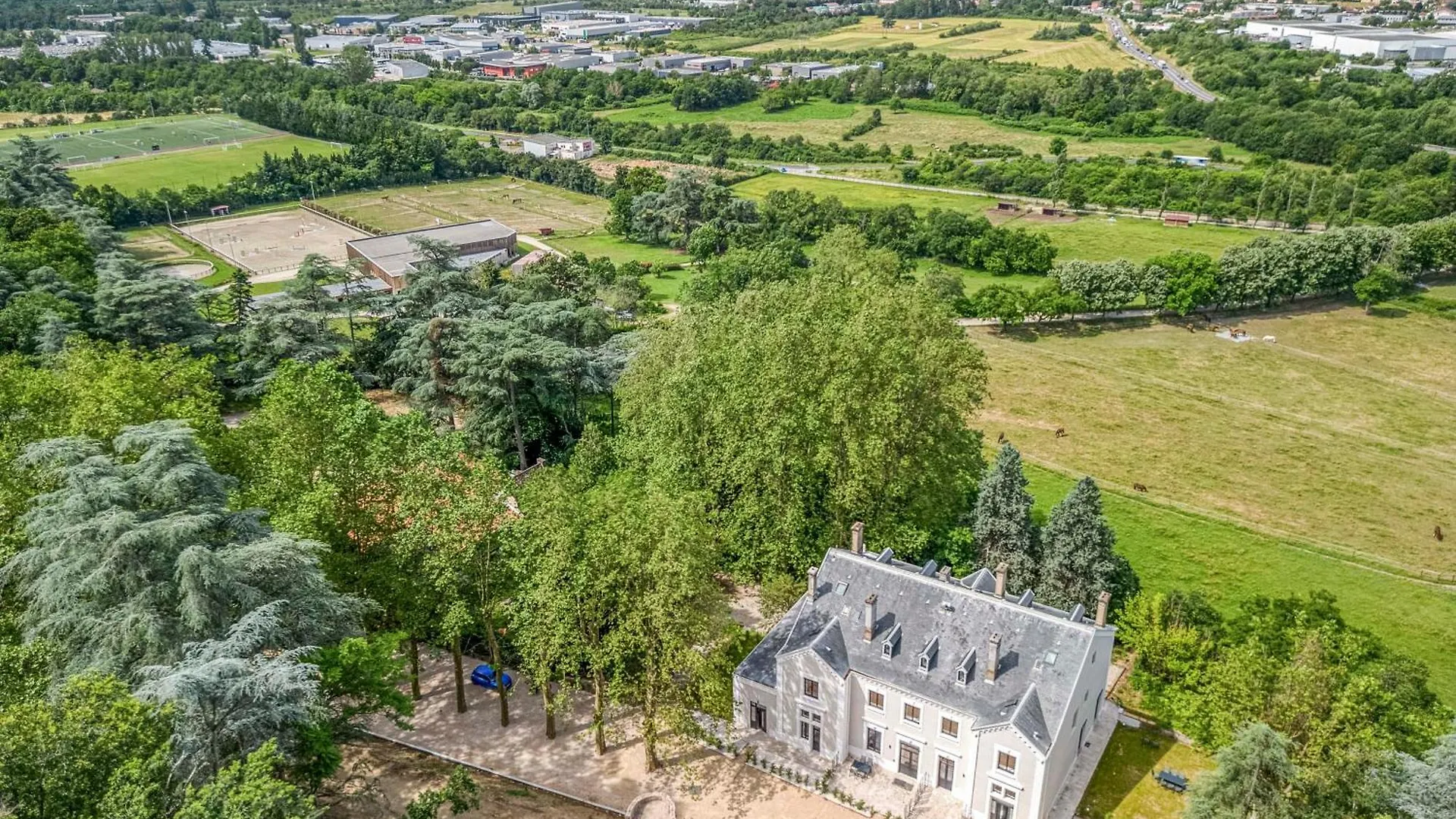 1 - Grand Appartement Spacieux Dans Un Chateau Du 17Eme Siecle, A 15Min De Lyon Vourles